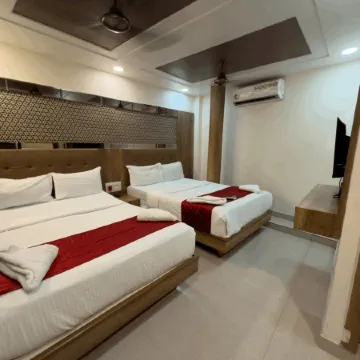 Hotel Hometown - Near BKC Отели рядом с достопримечательностью «Железнодорожный вокзал Дадар»