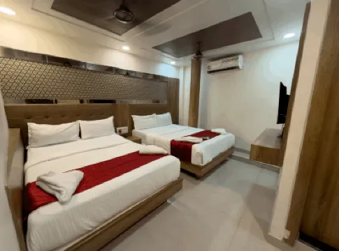 Hotel Hometown - Near BKC Hotels near Dadar Train Station