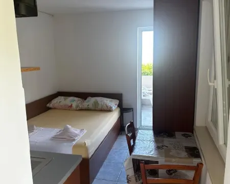 Apartments Suzana Hotels in Lun