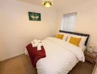 Charming 5-bedroom Townhouse in Central Gloucester - 3-نجوم