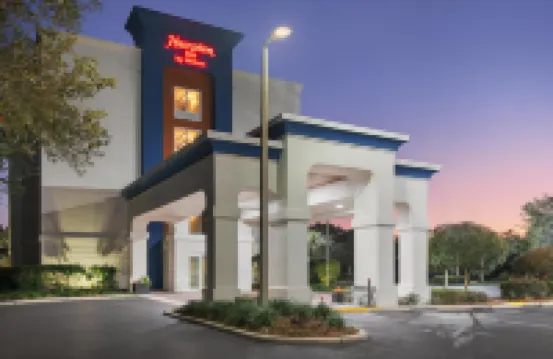 ハンプトン  イン  リーズバーグ / タバレス