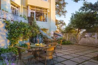 Le Royale Hotel, Shimla Hotel a 