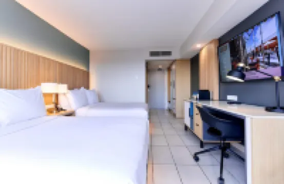 โรงแรม แรดิสัน ปารามาริโบ