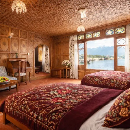 Mascot Houseboats