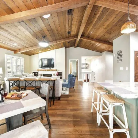 Luxury on Lake LBJ with Hot Tub Firepit & Boat Slip