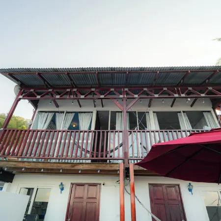 Cozy Top Suite. Ocean View. Pool Access. Taboga Island