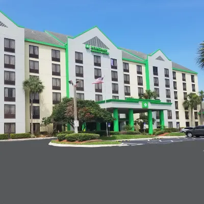 Wyndham Garden Jacksonville Hotels near University Mall
