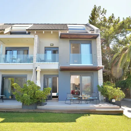 Seacret Apartments