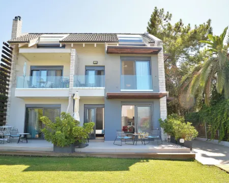 Seacret Apartments Hotels in Aigialeia