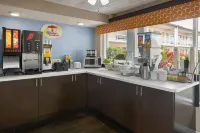 Super 8 by Wyndham Ellenton Bradenton Area - breakfast