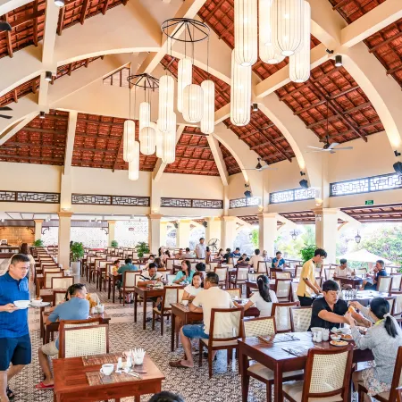 Sunny Beach Resort & Spa Mui Ne Отели рядом с достопримечательностью «Центральный пляж Муйне»