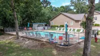 Candlewyck Cove Resort - Pools