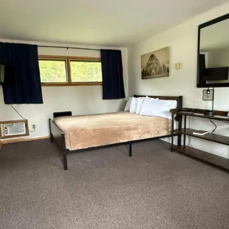 Riverview Lodge