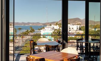 Seven Crown la Paz Malecon