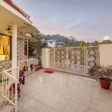 Alaya Stays Rainmist 4BHK PetFriendly