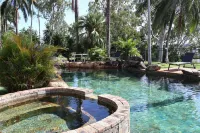 Colonial Palms Motor Inn