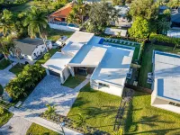 Miami Ultra Villa w Pool by Glam Homes Hotels in Golden Glades