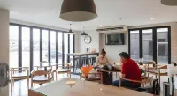 Easy Hotel