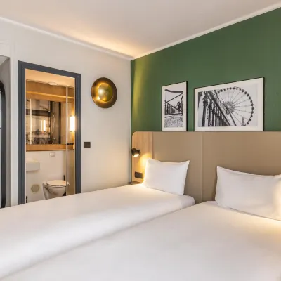 Campanile Paris Ouest - Pte de Champerret Levallois Hotels near Paris Visites
