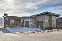 Modern Townhome w/ Mtn Views < 7 Mi to Ski Resorts - Apartments