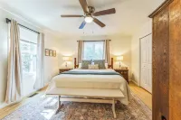 'The Eagles Nest at Alpine' Cabin w/ Fireplace! - 3-Star