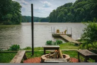 Lake front cabin peaceful , hot tub, and fire pit - Апартаменты