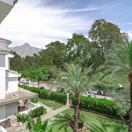 LNM5.30 - Great location with private roof terrace