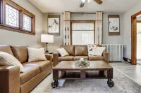 Explore Minneapolis! Pet-friendly Home w/ Sunroom - 2 étoiles