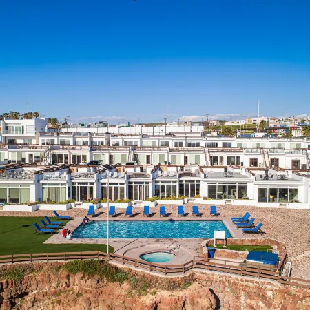 Dog-Friendly Suite with Kitchenette, Heated Outdoor Pool, Hot Tub, Private Patio