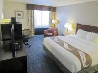Quality Inn & Suites Everett Hotels in Everett