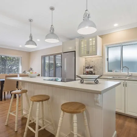 Metawisebnb Waterfront 3BR Coastal Escape