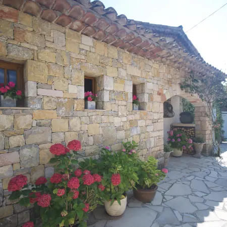 Stunning hilltop Opio villa exceptional views EV charging walk to Valbonne