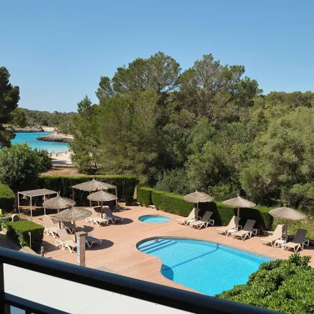 Hotel Playa Mondrago