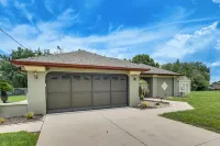 Weeki Wachee Retreat: Heated Pool and Fenced Yard - Homestays