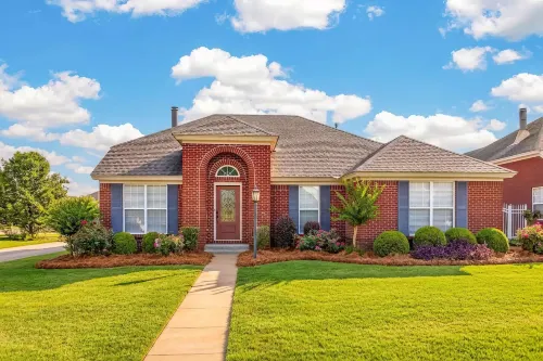 Spacious East Montgomery Home With Patio - Balkoner