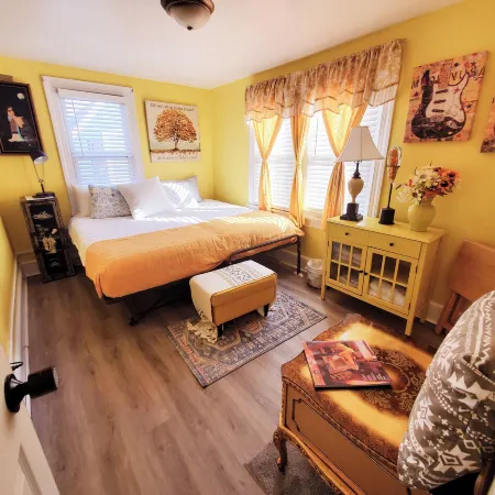 Bright Cozy Room Peaceful Dover Stay