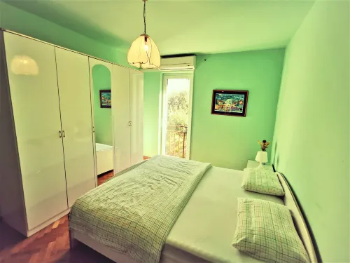 Holiday Apartment with a Balcony and Sea View, Just 300 Metres from the Beach - 3-Star