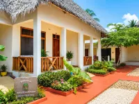 Tumaini Bungalows - parking