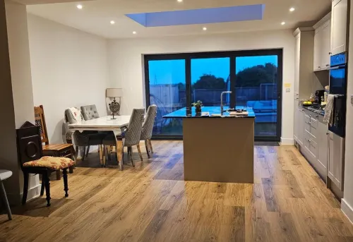 5 Bed Sleeps 7 New Build Detached Property - Homestays