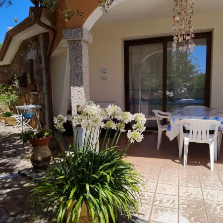 Aquamarine villa with garden and wifi Отели рядом с достопримечательностью «Пляж Кала-Брандинки»