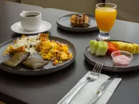 Ibis Monterrey Valle - parking