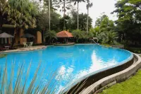 Laras Asri Resort & Spa - Pools