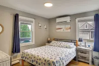 Work, Play & Explore! Coastal York Gem Near Beach - 2-Sterne