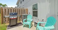Bayside Getaway - Near Beach - Villas