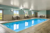 Holiday Inn Express & Suites ALTOONA-DES MOINES by IHG - Swimmingpools