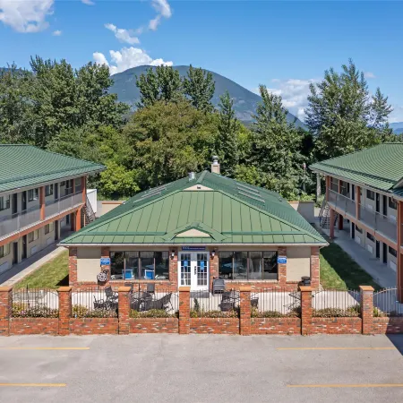 SureStay Plus Hotel by Best Western Salmon Arm