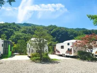 Muju Gucheon-Dong Road Caravan Pension - 家庭旅館