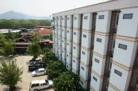 Baiboon Grand Hotel - Parkplatz