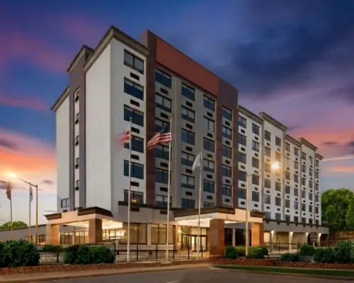 Holiday Inn Express & Suites WASHINGTON DC -  NOMA by IHG Hotels near Brooks Station