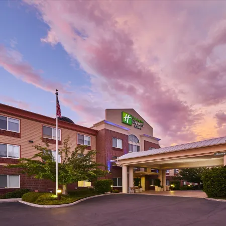 Holiday Inn Express & Suites MEDFORD-CENTRAL POINT by IHG